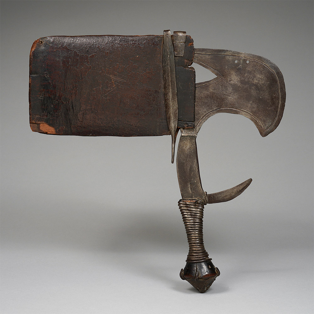 Onzil or Os&eacute;l&eacute; Birdhead Knife with Scabbard Fang / Kota, Gabon