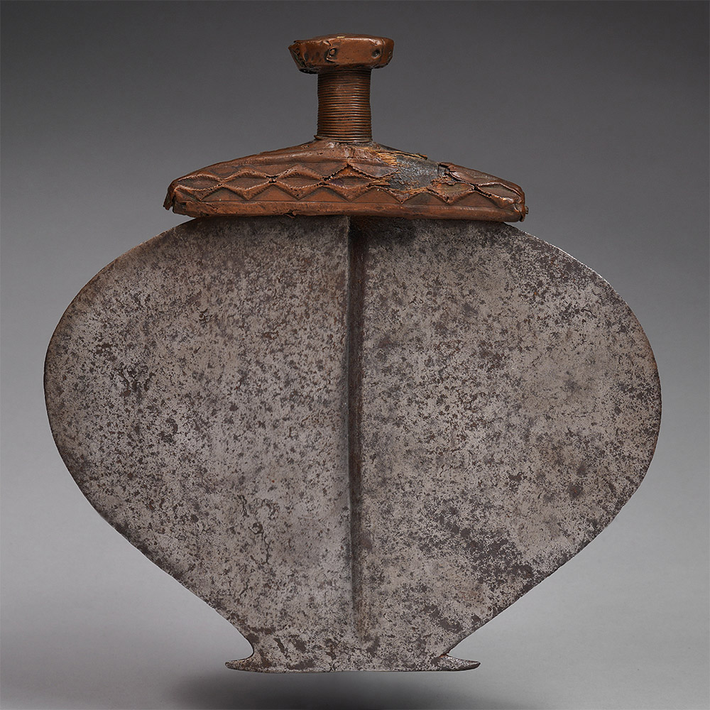 Symmetrical Discoid Knife, Mossal Mbuun / Ngul / Yanzi, D.R. Congo